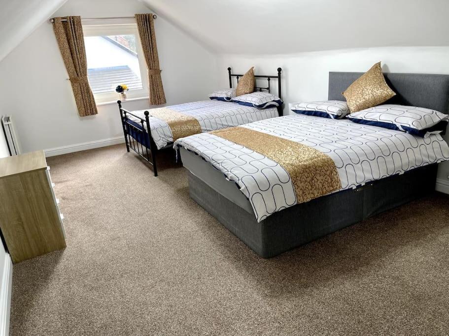 5-Bedroom Cottage In Healing, Grimsby Bagian luar foto