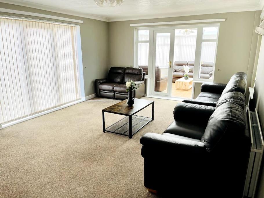 5-Bedroom Cottage In Healing, Grimsby Bagian luar foto